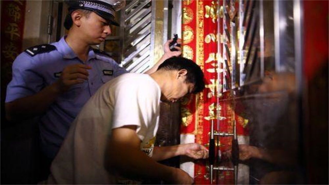 开阳请开锁师傅开了锁后，师傅